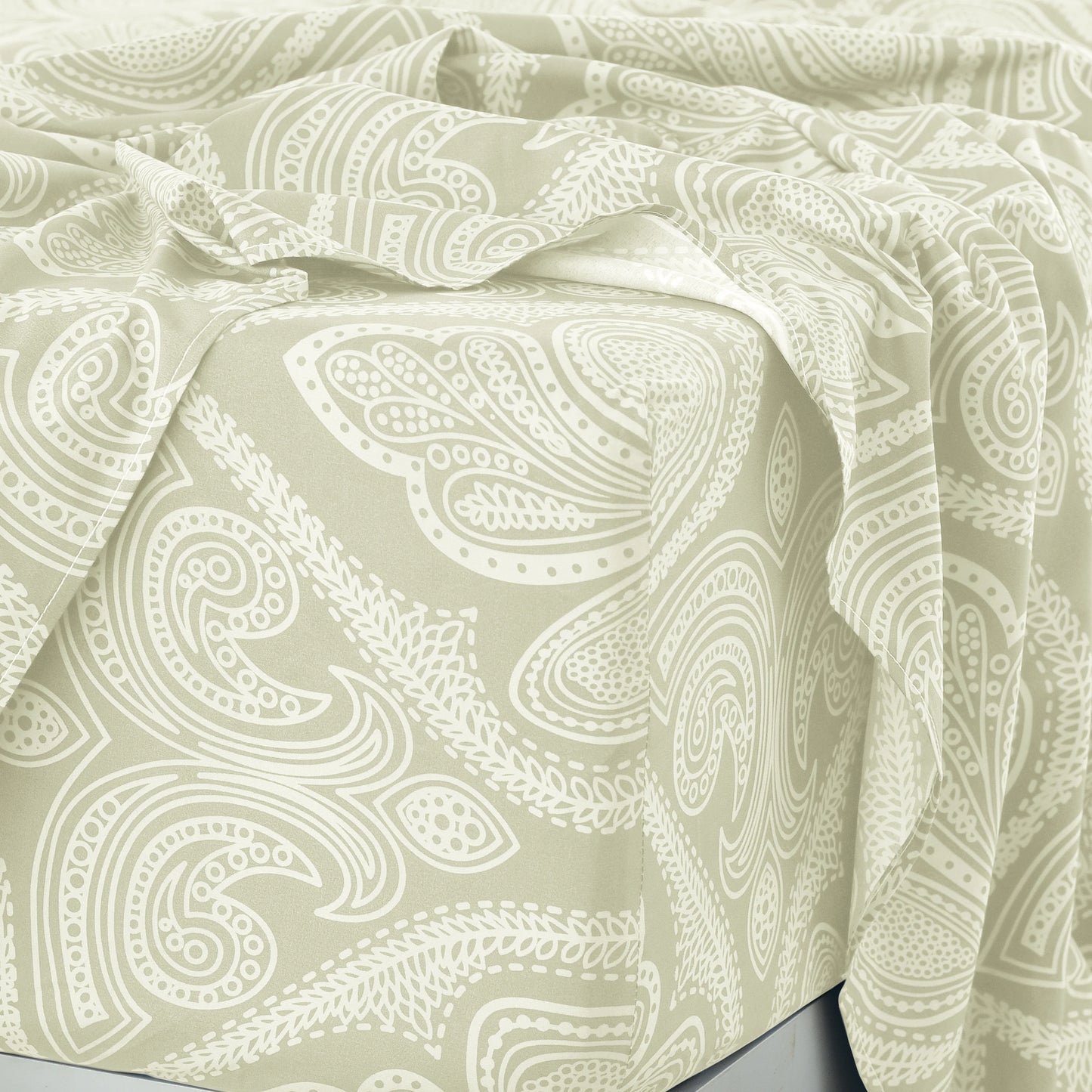4-Piece Paisley Bed Sheet Set